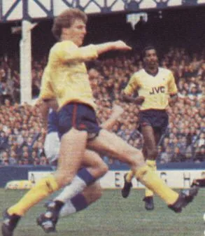 02723 09.11.85 Lineker v Arsenal (H) Gary Lineker (half hidden) scores his first against Arse...webp