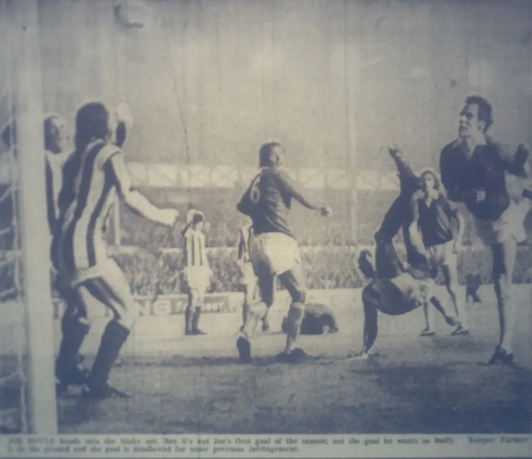 11.09.73 Royle disallowed goal v Stoke (H).webp