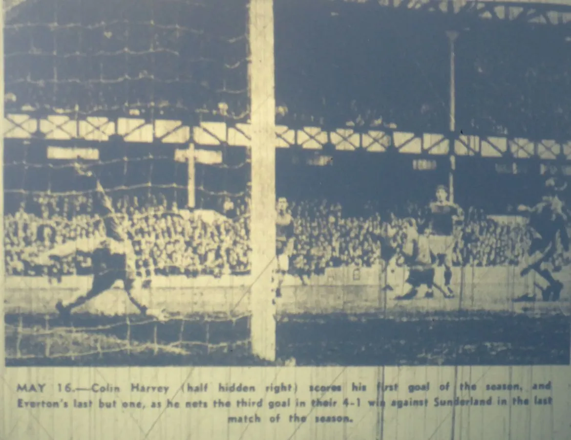 1264 16.05.67 Harvey v Sunderland (H) Colin Harvey nets Everton's third against Sunderland fr...webp