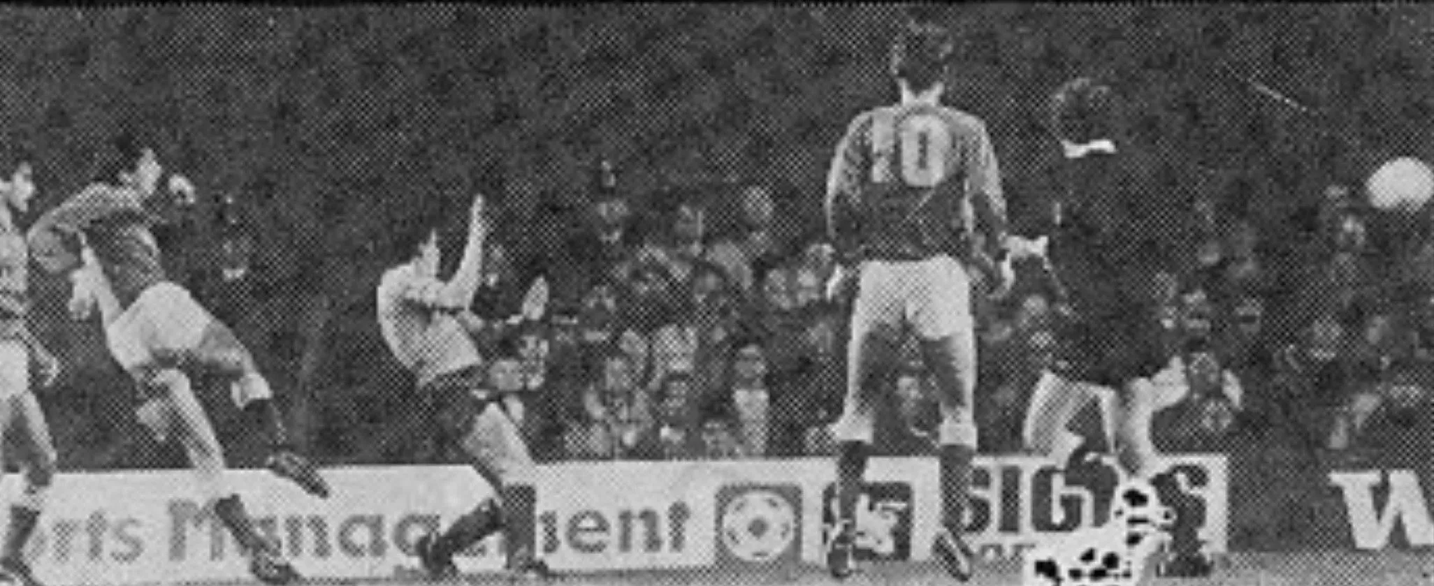 13 27.01.88 Sharp v Sheff Wed (A) FA CUP 3rd REPLAY    Graeme Sharp scores again aganst Sheff...webp