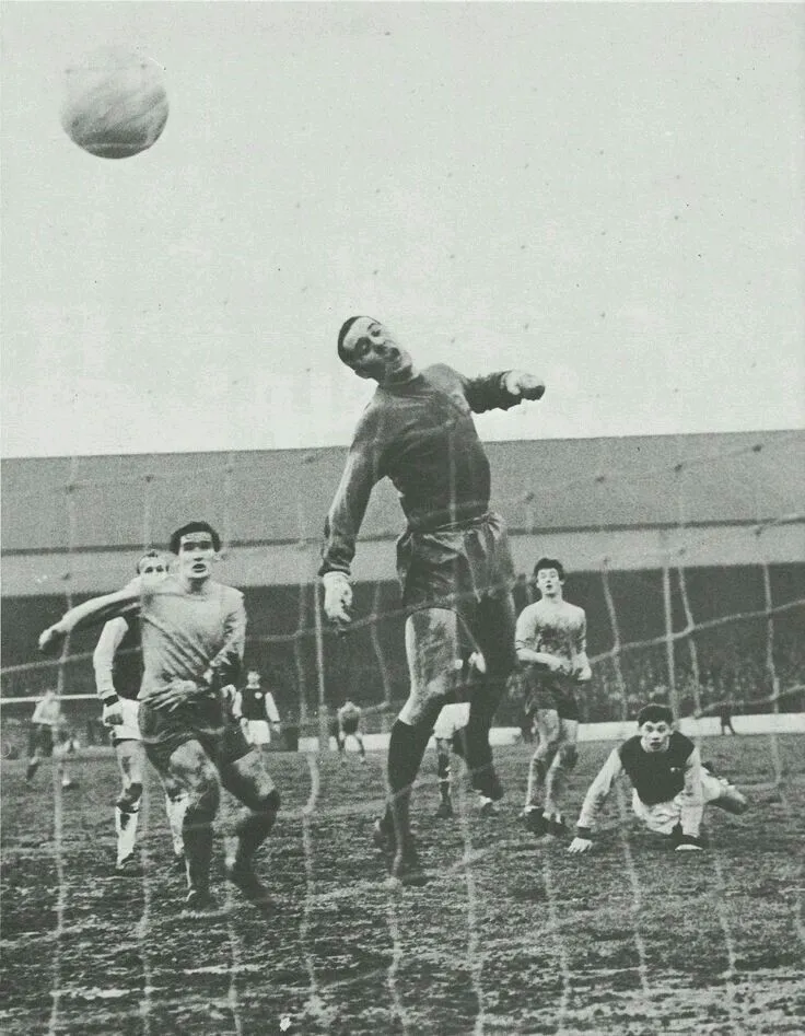 1304 30.12.67 Husband v Burnley (A) - SECOND IN SEQUENCE Burnley keeper, Harry Thomson is bea...webp