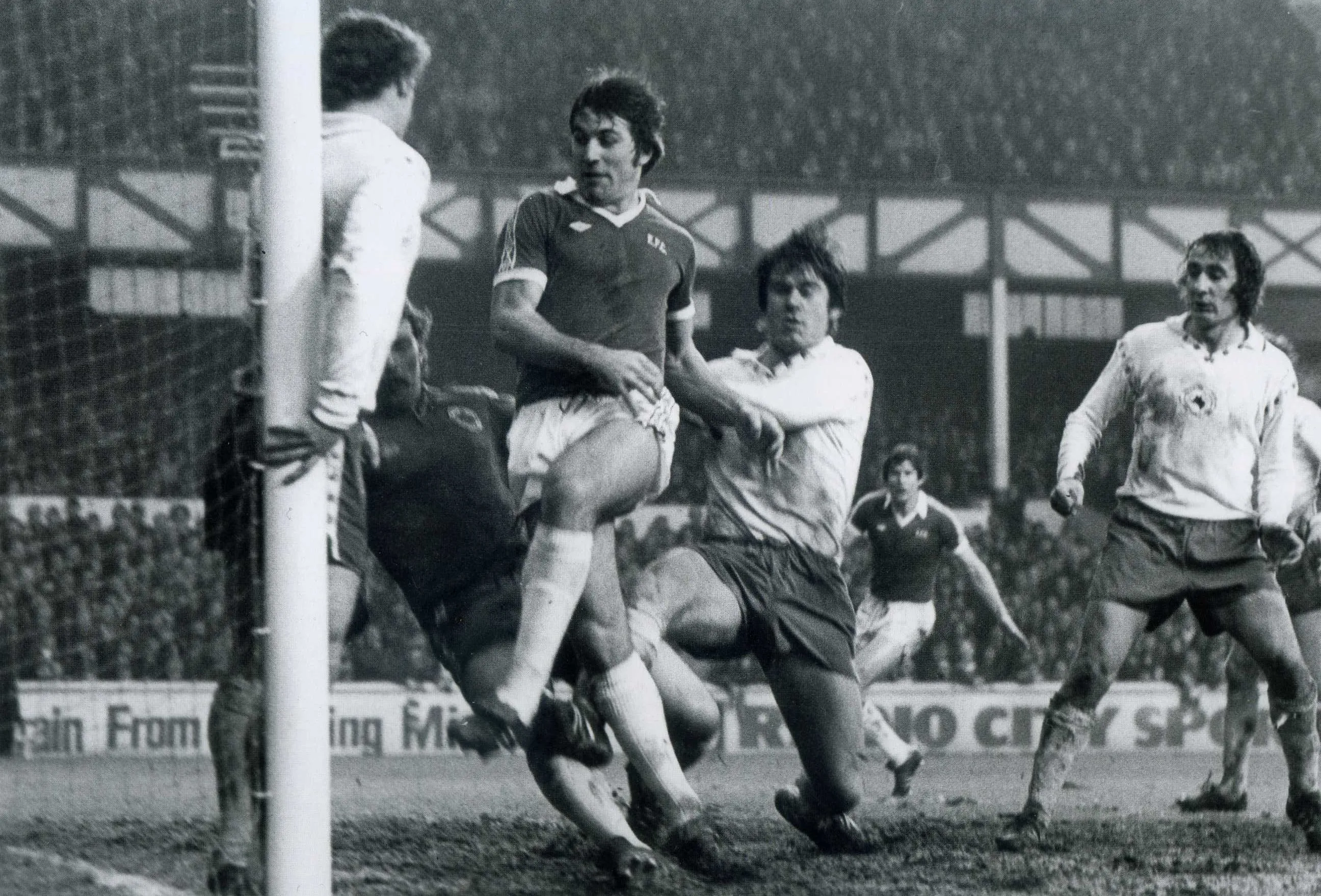 1993 04.02.78 Latchford v Leicester (H)  Bob Latchford is left with a simple tap in to score ...webp