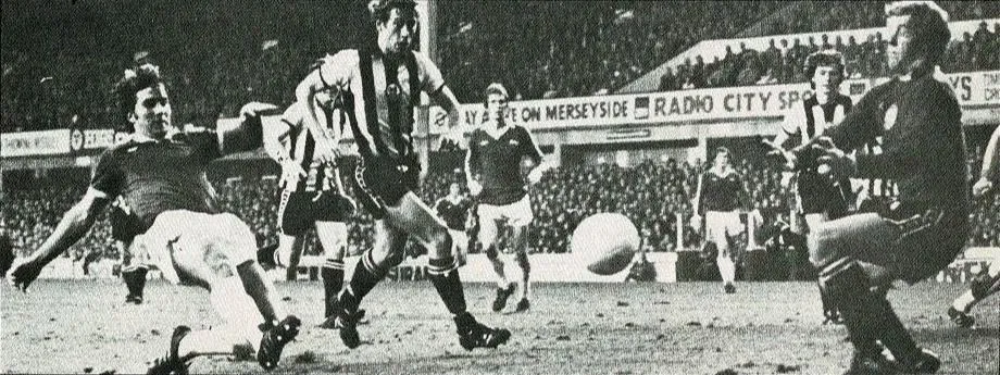 771029 Bob Latchford scores our second in the bonkers 4-4 draw with the Barcodes, 29 October ...webp