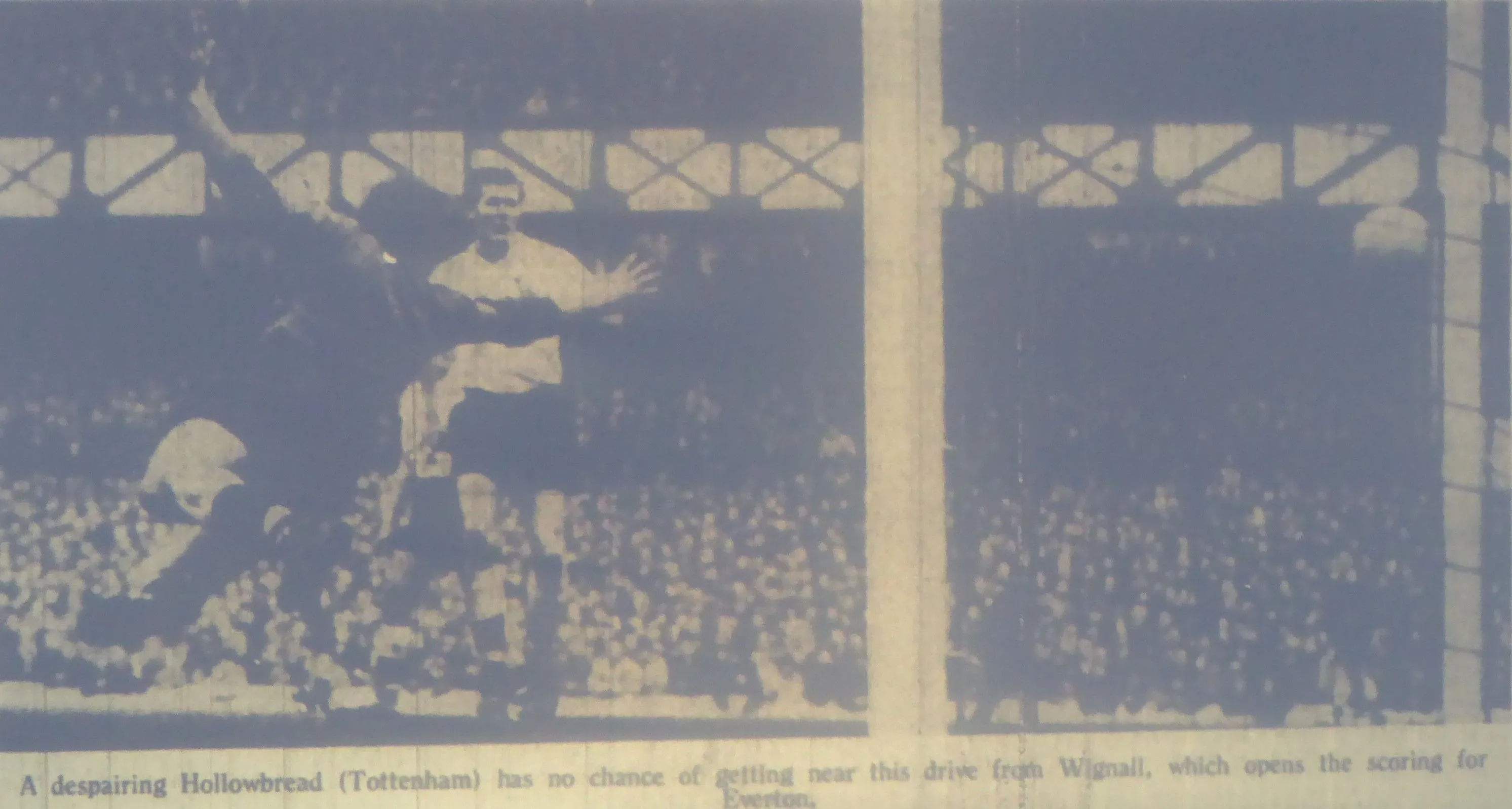 773 04.11.61 Wignall v Spurs (H) Spurs keeper, John Hollowbread can't get to Frank Wignall's ...webp