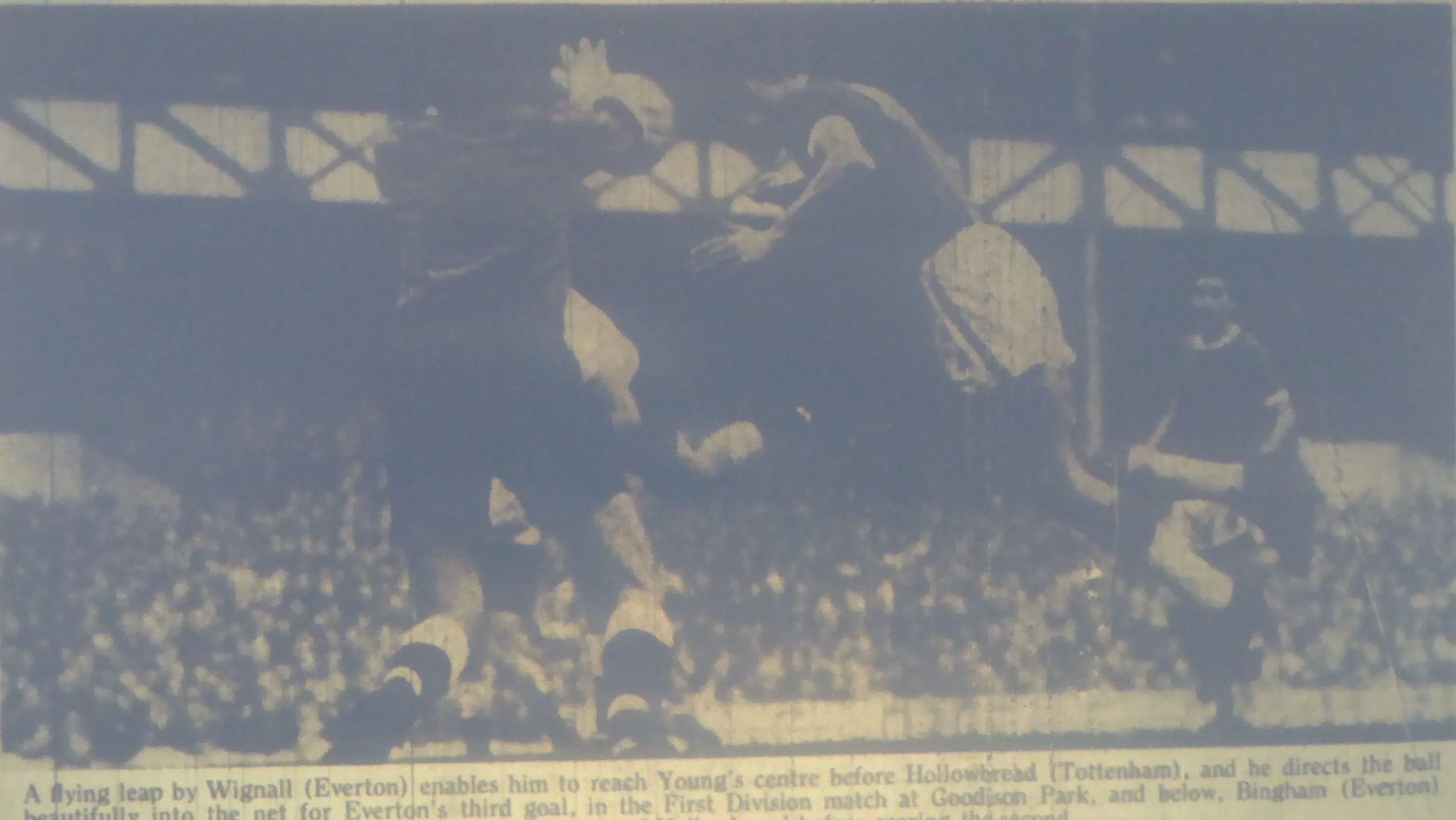 775 04.11.61 Wignall v Spurs (H) Frank Wignall beats Spurs keeper, John Hollowbread, to an Al...webp