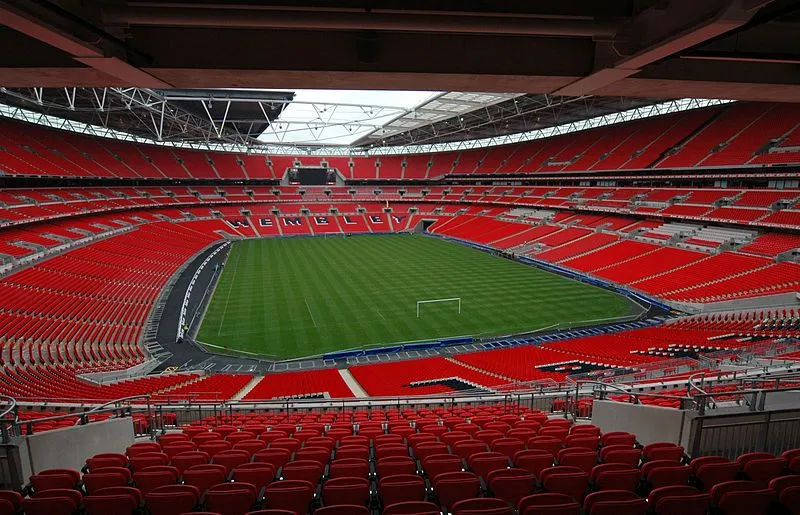 800px-Wembley_Stadium_interior.webp