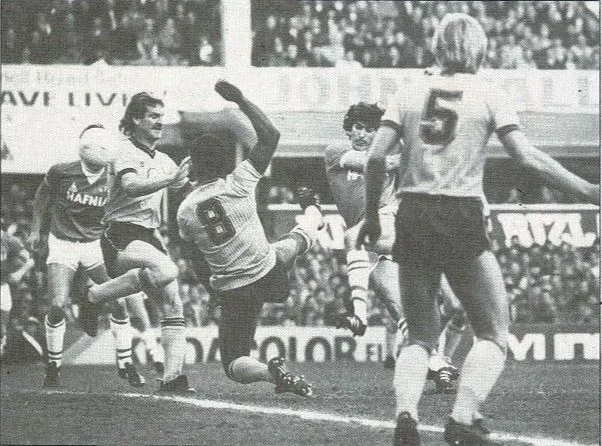 850416 Ian Atkins scores in the 4-1 defeat of West Brom, 16 April 1985.webp