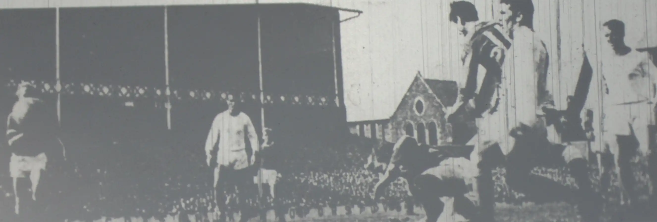 916 24.08.63 Temple v Man Utd (H) CHARITY SHIELD Derek Temple steams up to meet a low free ki...webp