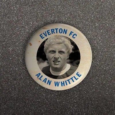 Alan-Whittle-Everton-Fc-Retro-Style-Button-Pin.webp