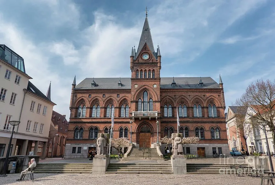 city-town-hall-in-vejle-denmark-frank-bach.webp