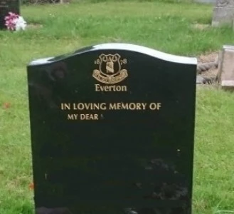 everton-headstone1-300x272.webp