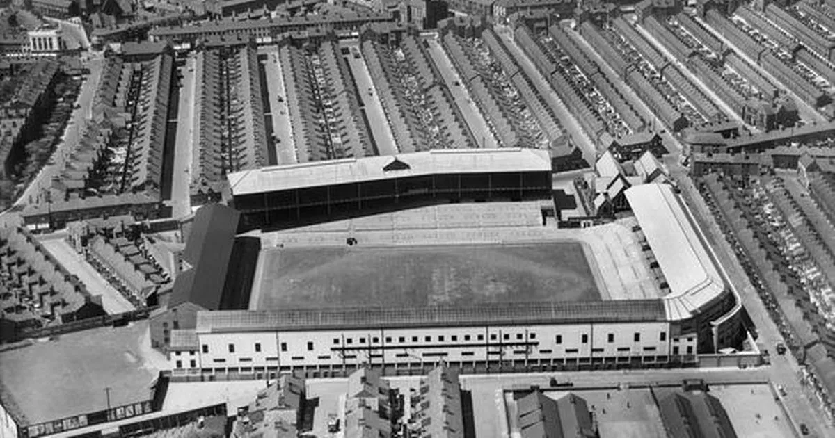 Goodison-Park-Football-Ground-Everton-FC-Walton-1938-EPW057567.webp