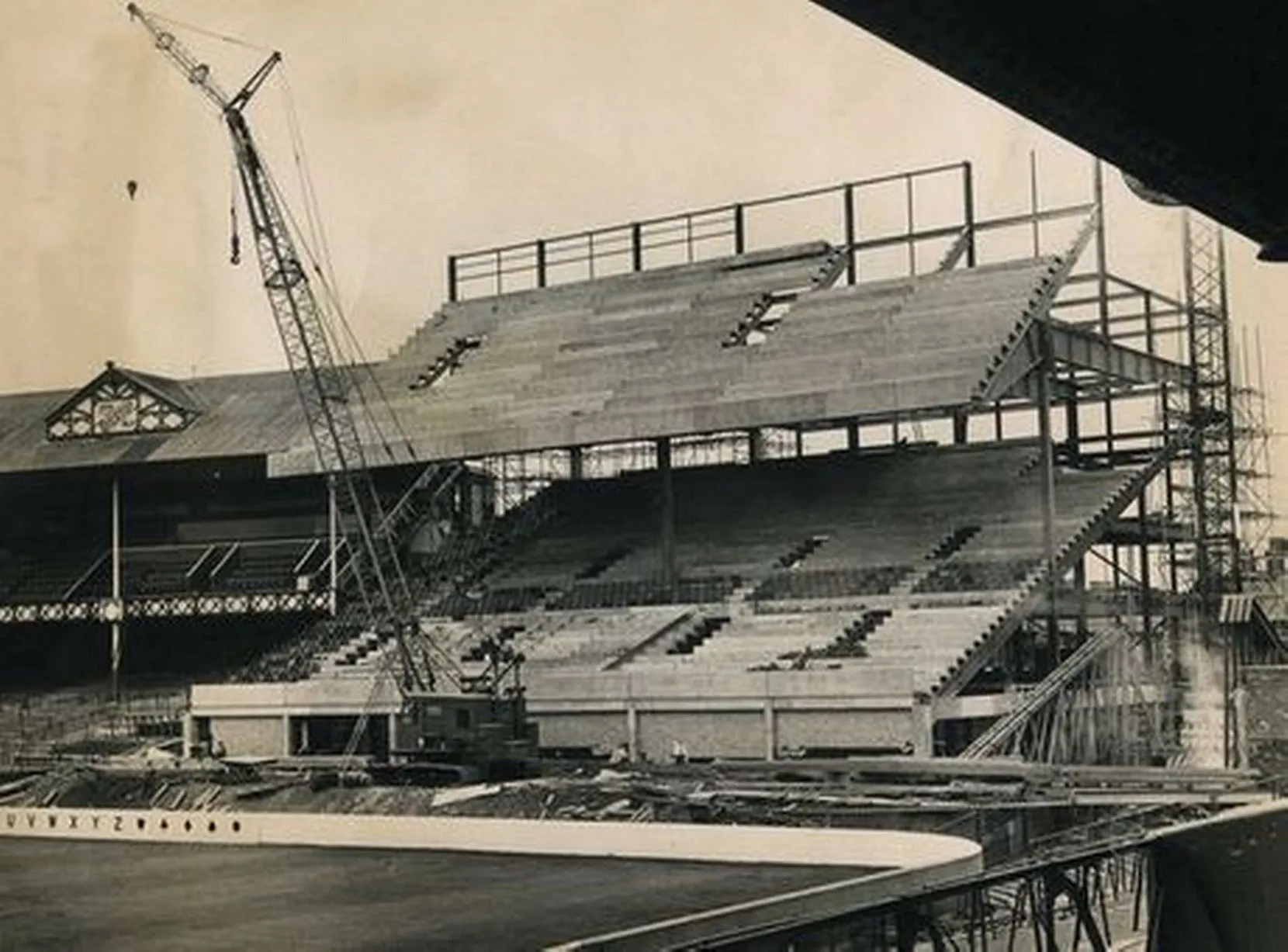 image-18-for-archive-pictures-of-goodison-park-home-of-everton-fc-gallery-298353340.webp