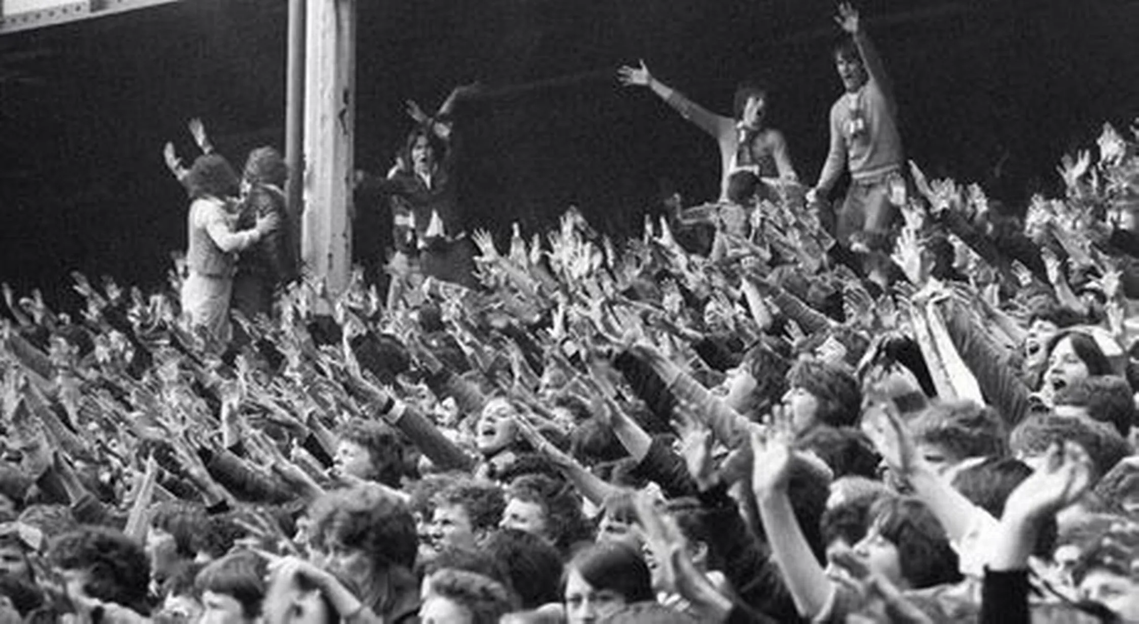 image-32-for-archive-pictures-of-goodison-park-home-of-everton-fc-gallery-557879761.webp