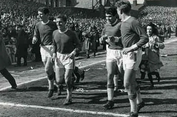 image-4-for-everton-fc-vs-fulham-1963-gallery-427091922.webp