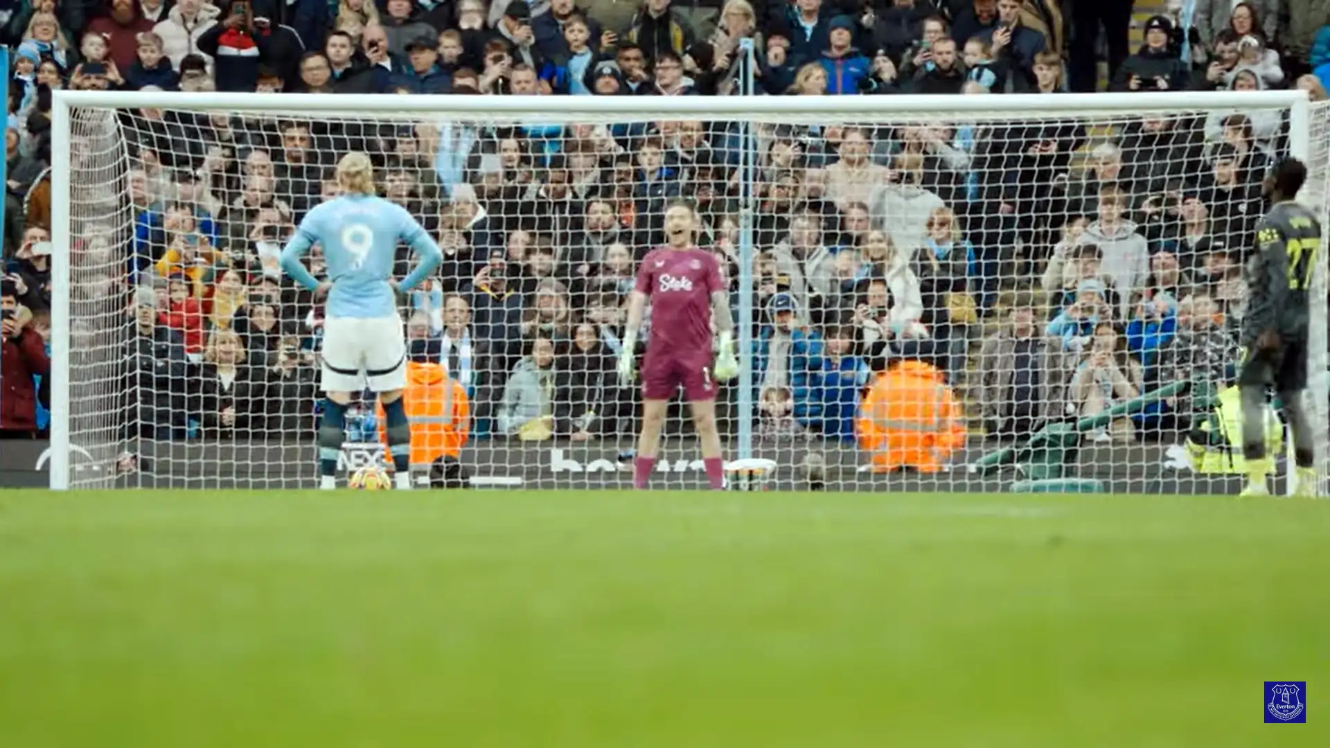 Pickford Man City pen.webp