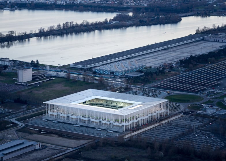 Bordeaux-Stadium_Herzog_de-Meuron_dezeen_784_6.jpg