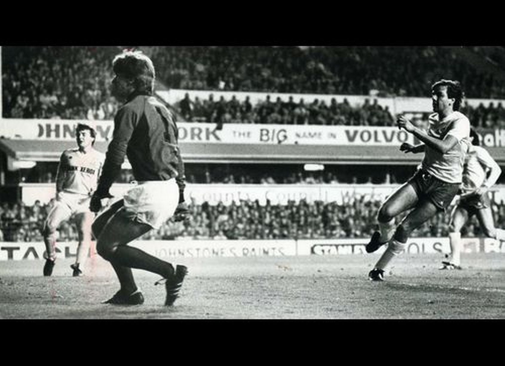 image-2-for-gallery-matchday-memories-everton-fc-s-1984-85-european-road-to-glory-658447104.jpg